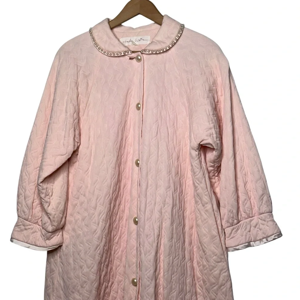 Vintage Hedy Weitz 50s Baby Pink Quilted Button Down Pearl Collar Robe